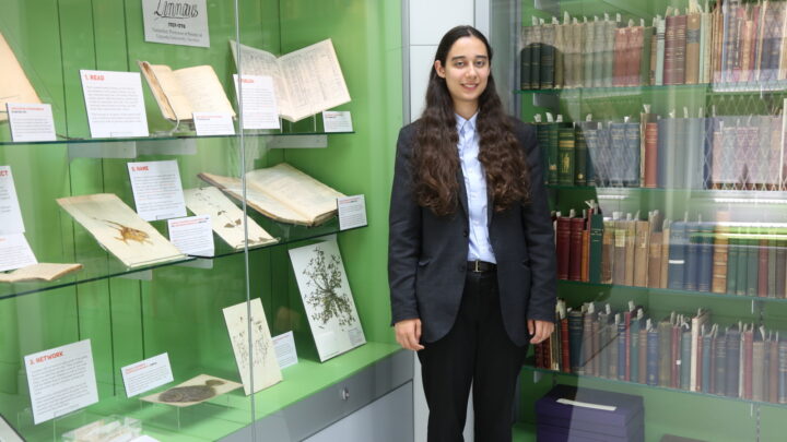 Alicia in the Discovery Room