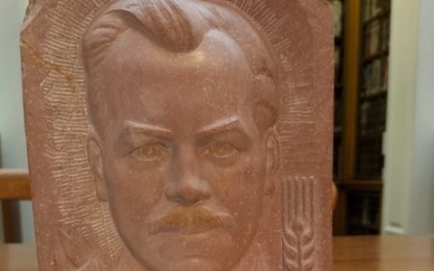 Hiding in Plain Sight: A Sculpture of Nikolai Vavilov